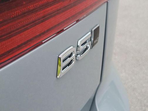 2026 Volvo XC60 B5 Core