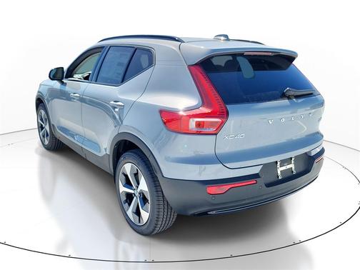 2026 Volvo XC40 Plus, B5 AWD Gas (mild hybrid), Dark