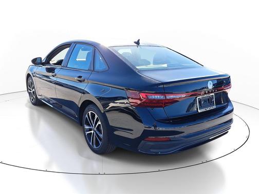 Deep Black Pearl 2026 Volkswagen Jetta 1.4T S