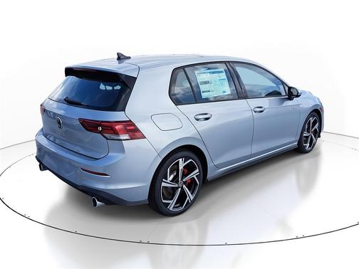 2025 Volkswagen Golf GTI 2.0T SE DSG
