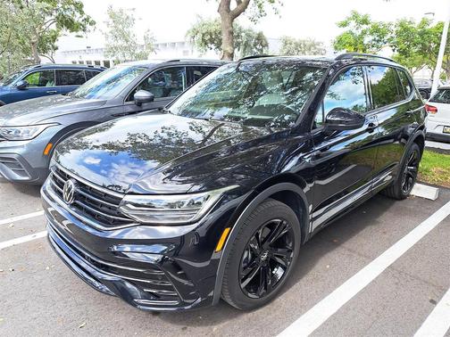 2023 Volkswagen Tiguan 2.0T SE R-Line Black