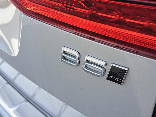 2025 Volvo XC60 B5 Core