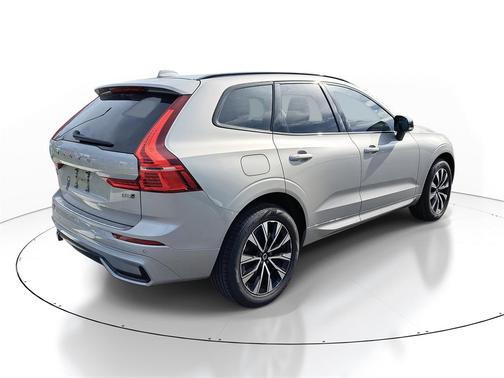 2025 Volvo XC60 B5 Core