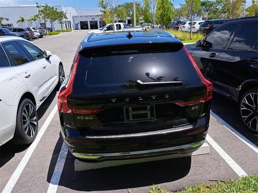 2022 Volvo XC60 B5 Inscription