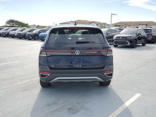 2025 Volkswagen Taos 1.5T SE