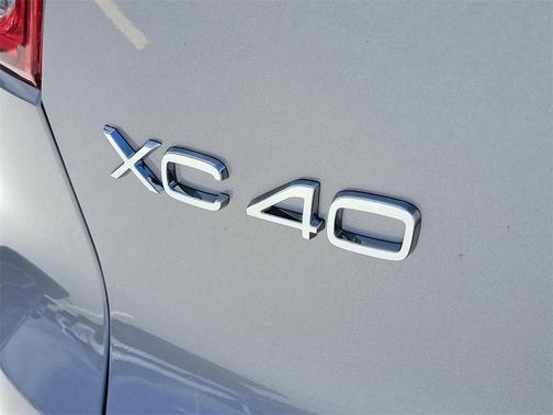 2026 Volvo XC40 B4 Plus