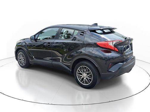 2021 Toyota C-HR LE