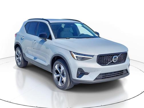 Vapour Grey Metallic 2026 Volvo XC40 Plus, B5 AWD Gas (mild hybrid), Dark