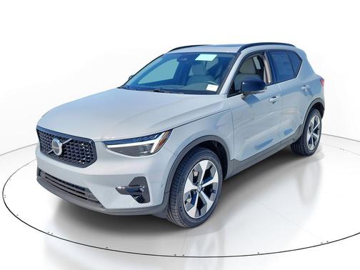 Vapour Grey Metallic 2026 Volvo XC40 Plus, B5 AWD Gas (mild hybrid), Dark