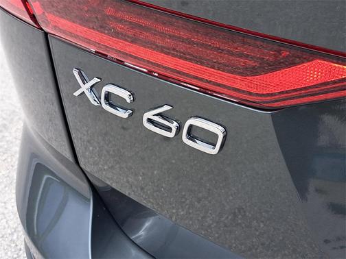 2026 Volvo XC60 B5 Core