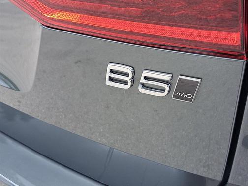 2026 Volvo XC60 B5 Core