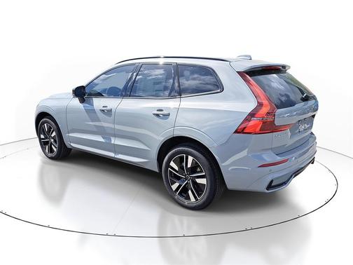 2026 Volvo XC60 B5 Core