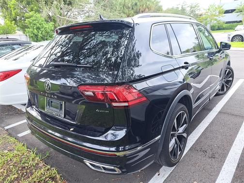 2022 Volkswagen Tiguan 2.0T SEL R-Line 4MOTION