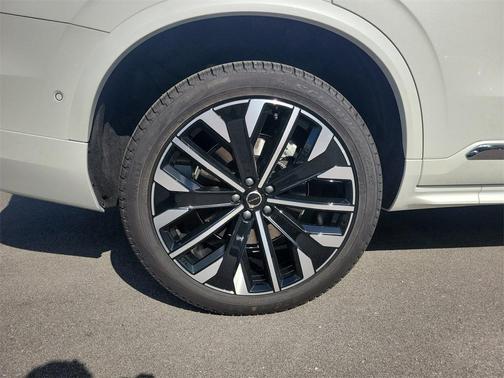 2026 Volvo XC90 Plus, B6 AWD Gas (mild hybrid), Gasoline, Bright, 7 Seats