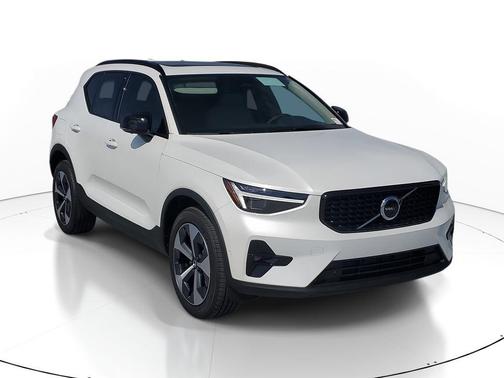 2026 Volvo XC40 Plus, B5 AWD Gas (mild hybrid), Dark