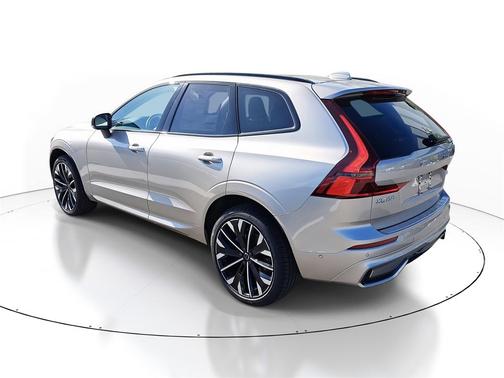 2026 Volvo XC60 B5 Ultra