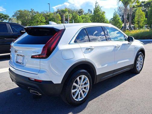 2022 Cadillac XT4 Luxury