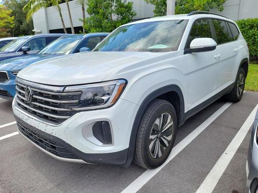 Pure White 2024 Volkswagen Atlas 2.0T SE