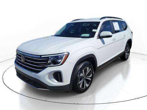 Pure White 2024 Volkswagen Atlas 2.0T SE
