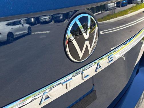 2023 Volkswagen Atlas 3.6L SE w/Technology