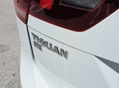 2021 Volkswagen Tiguan 2.0T SE R-Line Black