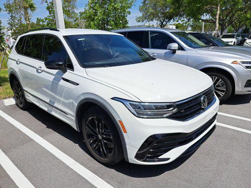 2022 Volkswagen Tiguan 2.0T SE R-Line Black
