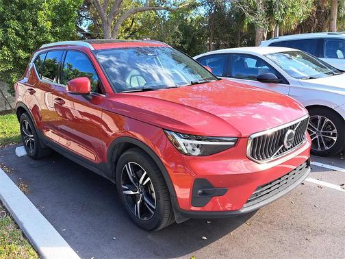 2023 Volvo XC40 B5 Plus Bright Theme