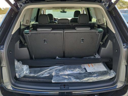 deep black pearl 2026 Volkswagen Atlas 2.0T SE w/Technology