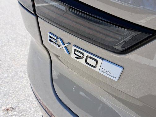 2025 Volvo EX90 Twin Motor Performance Plus 6-Seater