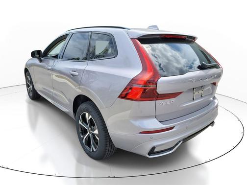 Aurora Silver 2026 Volvo XC60 B5 Core
