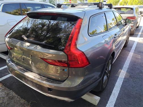 2017 Volvo V90 Cross Country T6