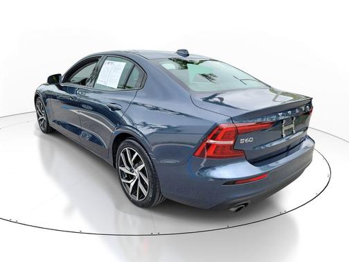 Denim Blue Metallic 2020 Volvo S60 T5 Momentum