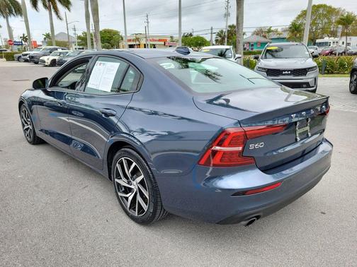 2020 Volvo S60 T5 Momentum