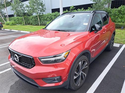 2019 Volvo XC40 T5 R-Design