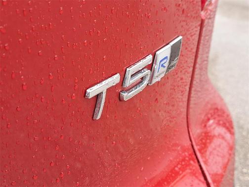 2019 Volvo XC40 T5 R-Design