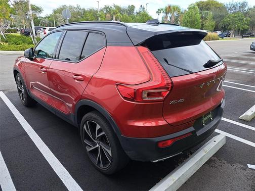 2019 Volvo XC40 T5 R-Design