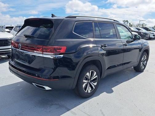 2025 Volkswagen Atlas 2.0T SE