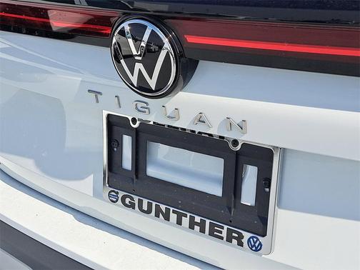 2026 Volkswagen Tiguan 2.0T SE