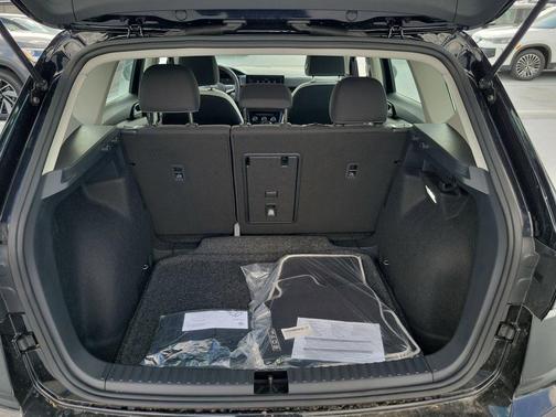 Deep Black Pearl 2026 Volkswagen Taos S