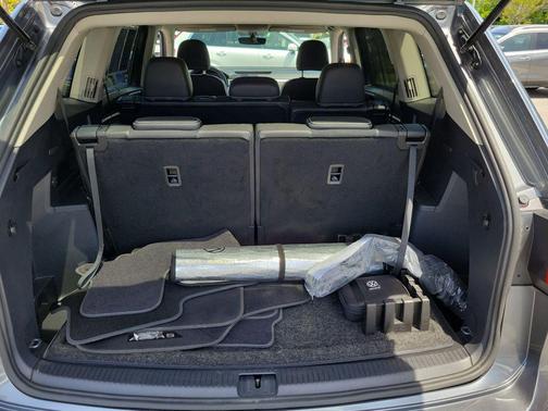Platinum Gray Metallic 2023 Volkswagen Atlas 2.0T SE