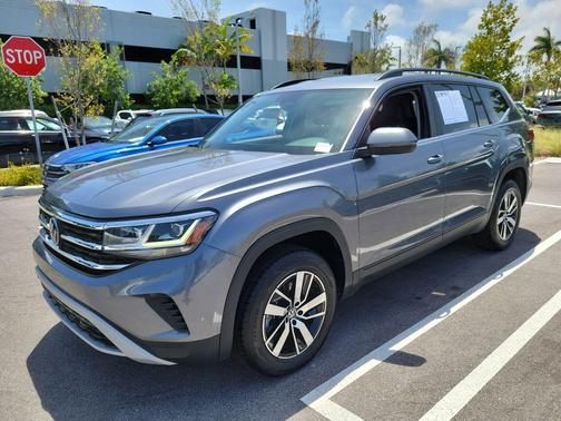 Platinum Gray Metallic 2023 Volkswagen Atlas 2.0T SE