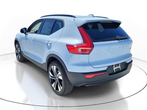 2026 Volvo XC40 Ultra, B5 AWD Gas (mild hybrid), Dark