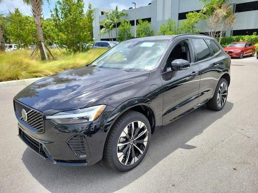 Onyx Black Metallic 2026 Volvo XC60 Plug-In Hybrid Plus, T8 AWD Electric/Gasoline, Dark