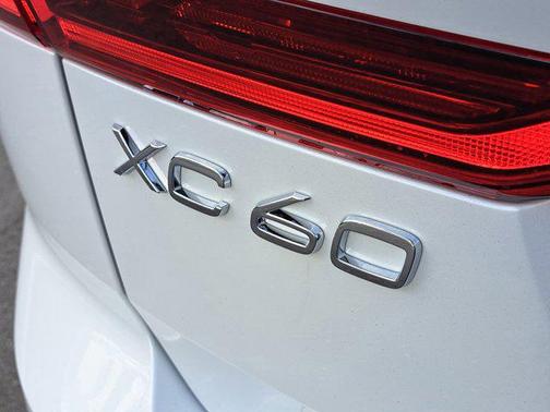 2026 Volvo XC60 Plug-In Hybrid T8 Ultra