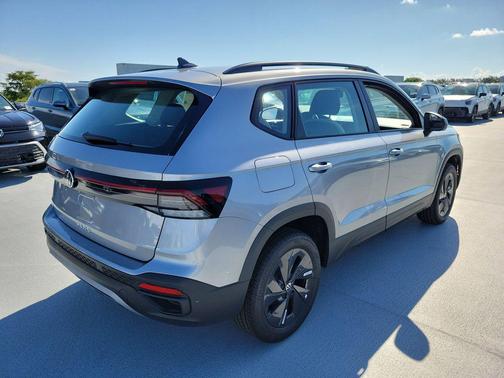 Pyrite Silver Metallic 2026 Volkswagen Taos S