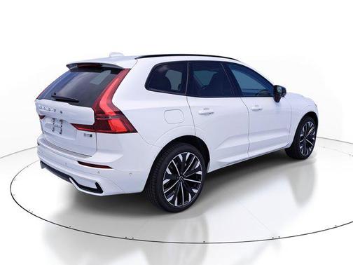 2026 Volvo XC60 B5 Ultra