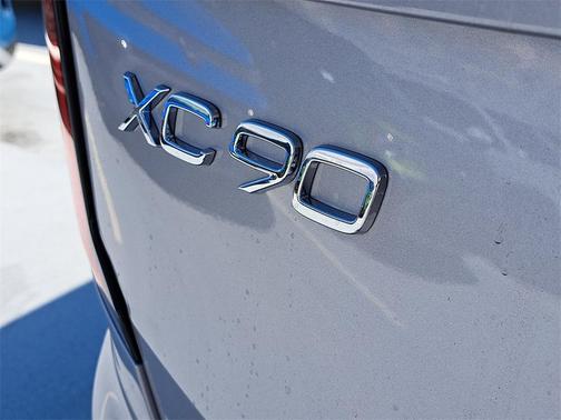 2026 Volvo XC90 B5 Core