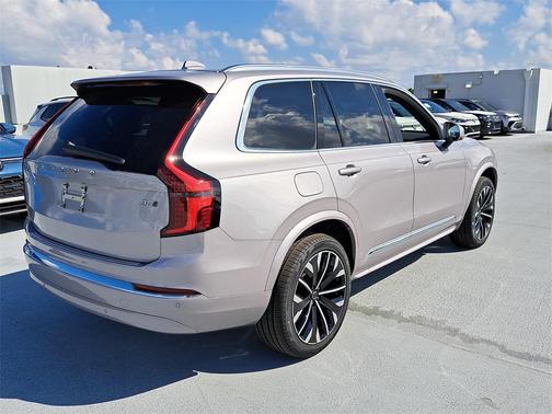 2026 Volvo XC90 B5 Core