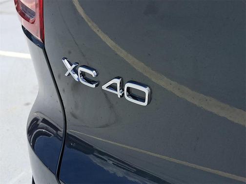 2026 Volvo XC40 B5 Plus