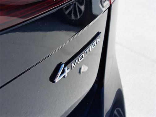 2023 Volkswagen Tiguan 2.0T SEL R-Line 4MOTION